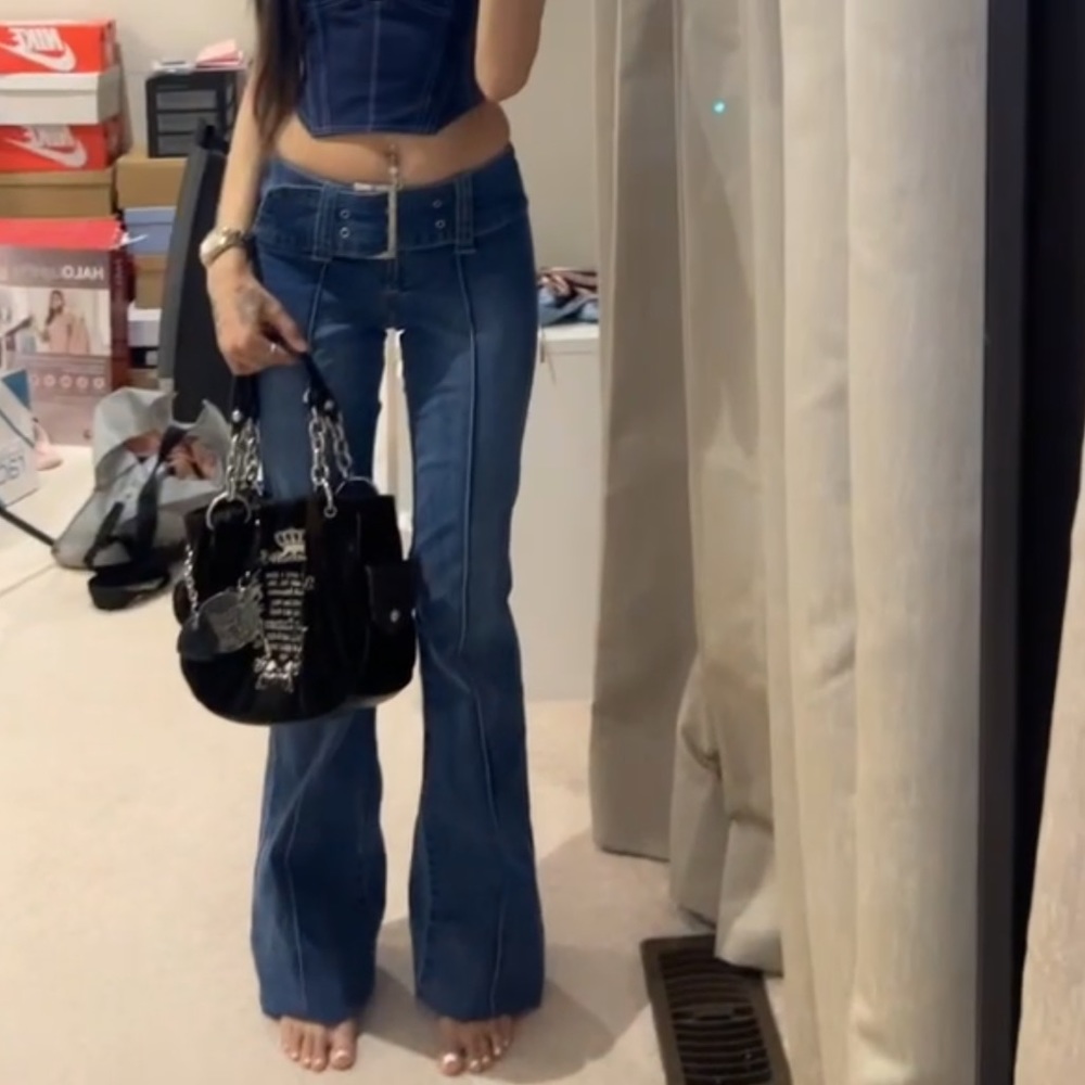 Garage size 00 low rise flare jeans